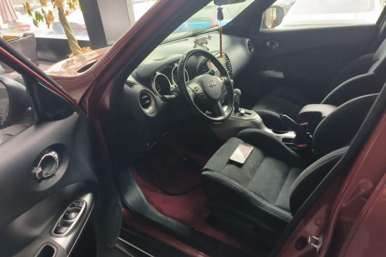 Used Infiniti ESQ 2014 1.6L Spontaneous Edition Driver Seat