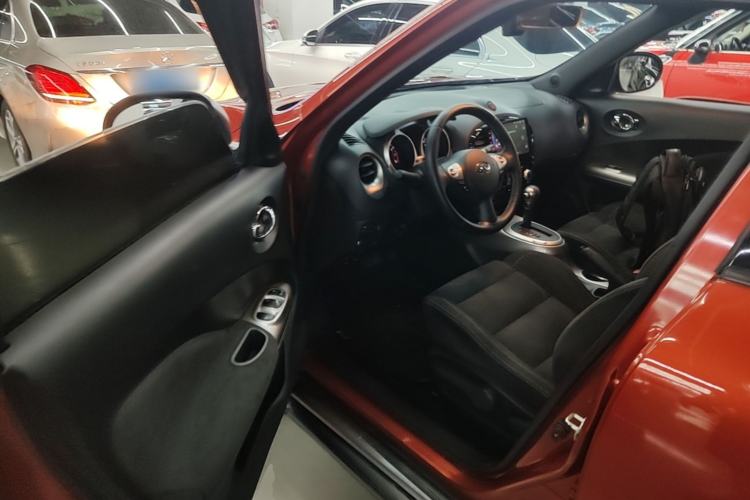 Used Infiniti ESQ 2014 1.6L Spontaneous Edition Driver Seat
