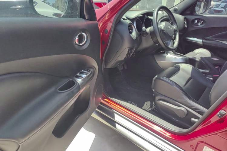 Used Infiniti ESQ 2014 1.6L Luxury Edition Driver Seat
