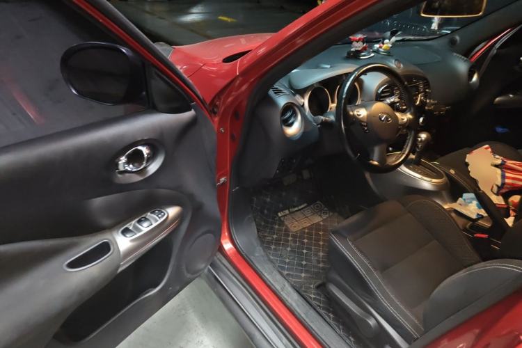 Used Infiniti ESQ 2014 1.6L Spontaneous Edition Driver Seat
