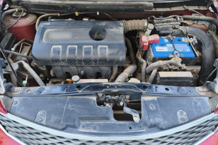 Used Infiniti ESQ 2014 1.6L Spontaneous Edition Engine Bay