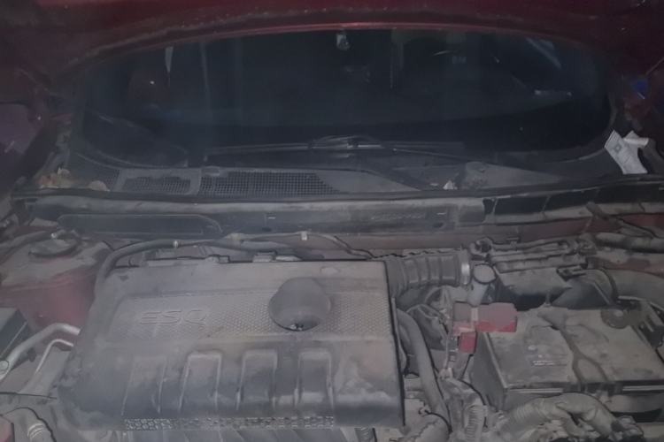 Used Infiniti ESQ 2014 1.6L Spontaneous Edition Engine Bay