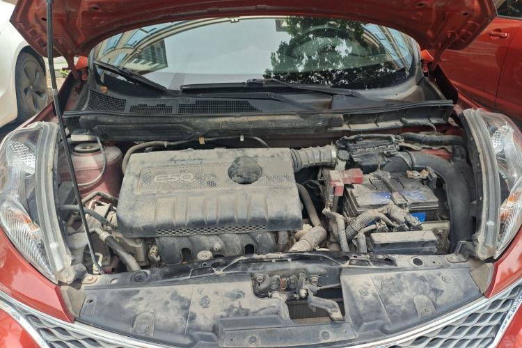 Used Infiniti ESQ 2014 1.6L Luxury Edition Engine Bay