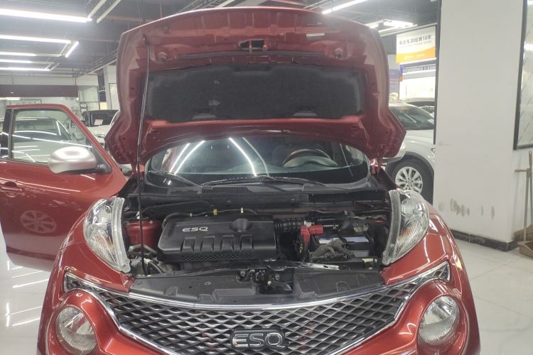 Used Infiniti ESQ 2014 1.6L Spontaneous Edition Engine Bay