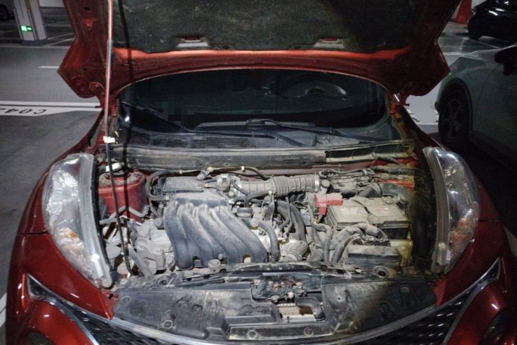 Used Infiniti ESQ 2014 1.6L Spontaneous Edition Engine Bay