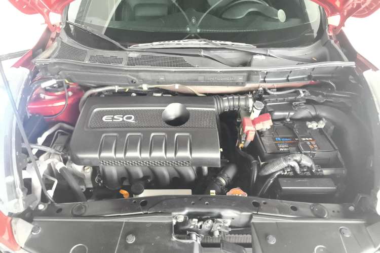 Used Infiniti ESQ 2014 1.6L Luxury Edition Engine Bay