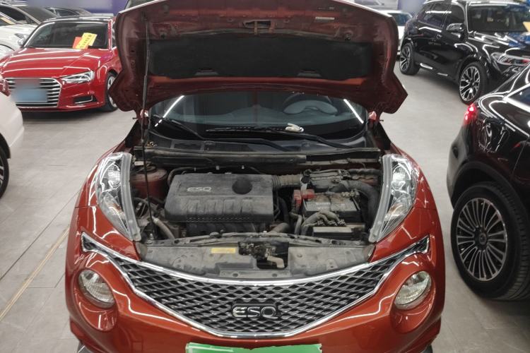 Used Infiniti ESQ 2014 1.6L Spontaneous Edition Engine Bay