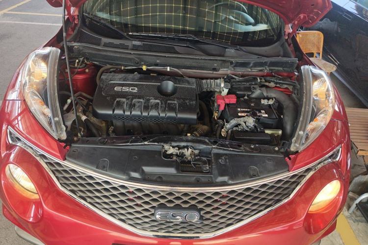 Used Infiniti ESQ 2014 1.6L Spontaneous Edition Engine Bay
