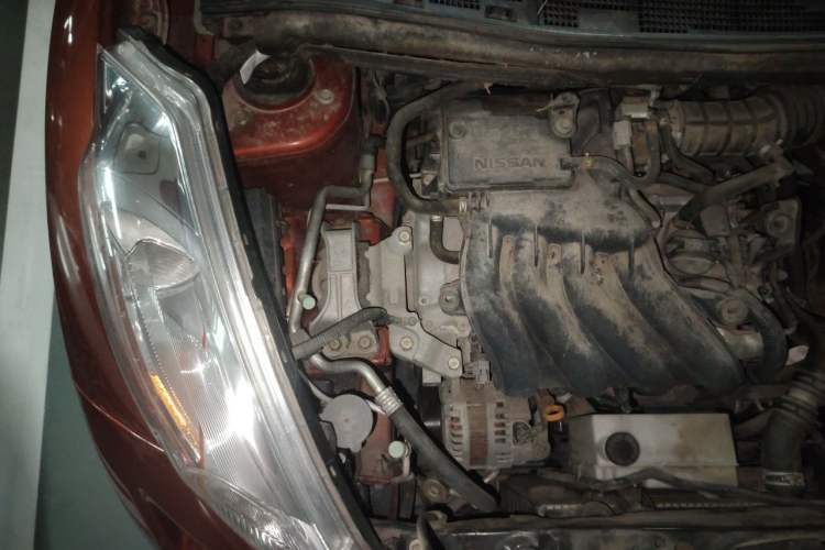 Used Infiniti ESQ 2014 1.6L Spontaneous Edition Engine Bay Right