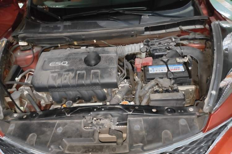 Used Infiniti ESQ 2014 1.6L Spontaneous Edition Engine Bay