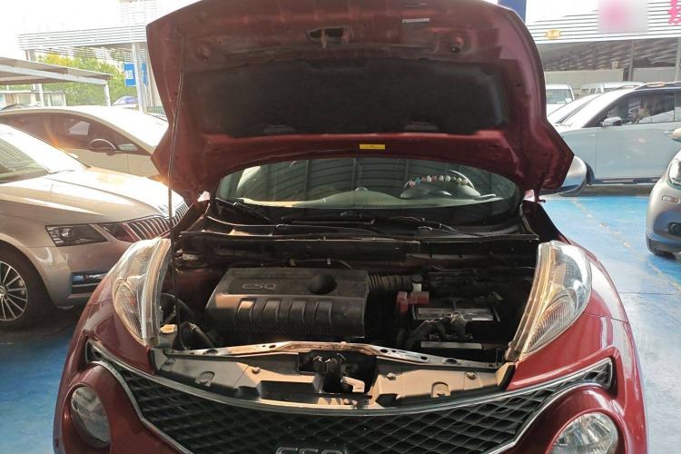 Used Infiniti ESQ 2014 1.6L Spontaneous Edition Engine Bay