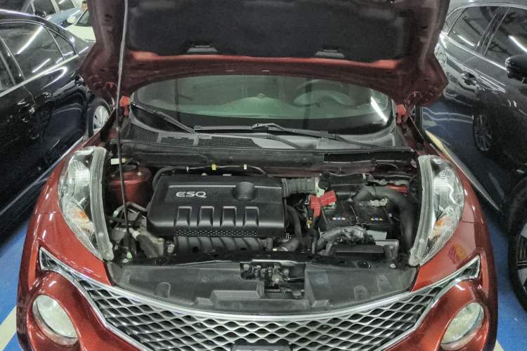 Used Infiniti ESQ 2014 1.6L Spontaneous Edition Engine Bay