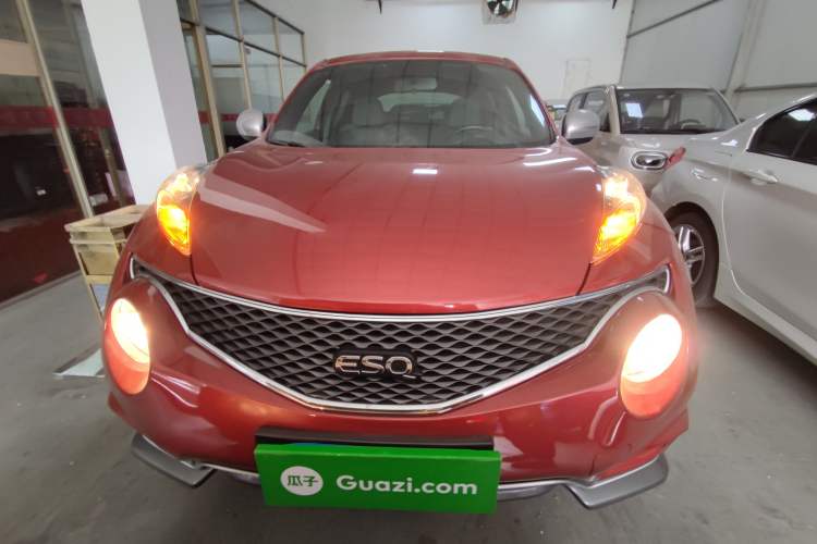 Used Infiniti ESQ 2014 1.6L Spontaneous Edition Front