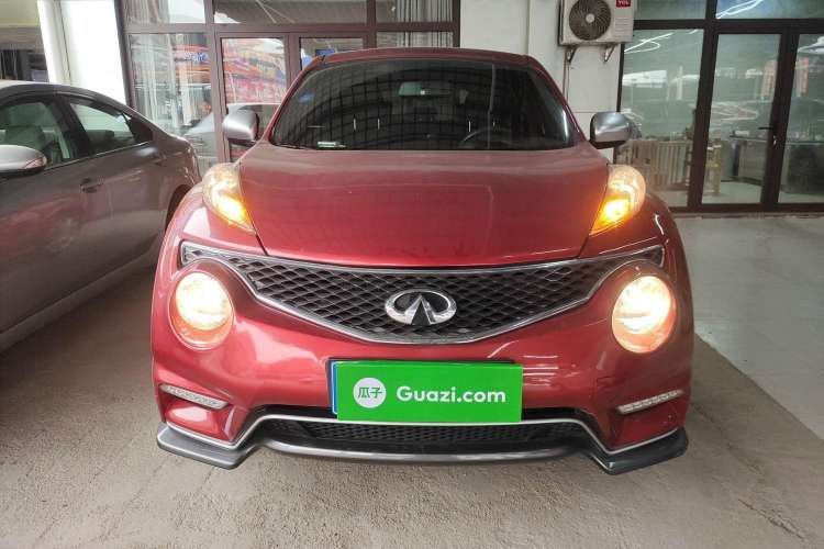 Used Infiniti ESQ 2014 1.6L Spontaneous Edition Front