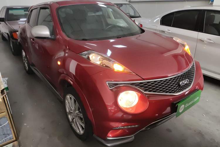 Used Infiniti ESQ 2014 1.6L Spontaneous Edition Front Right 45 Deg