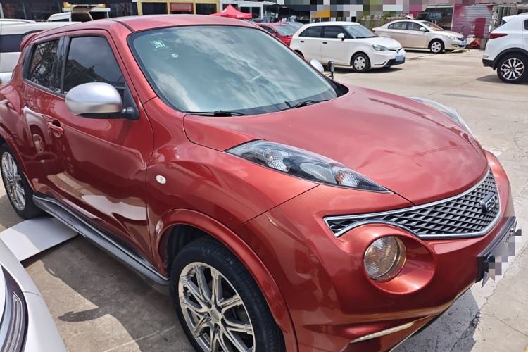 Used Infiniti ESQ 2014 1.6L Luxury Edition Front Right 45 Deg