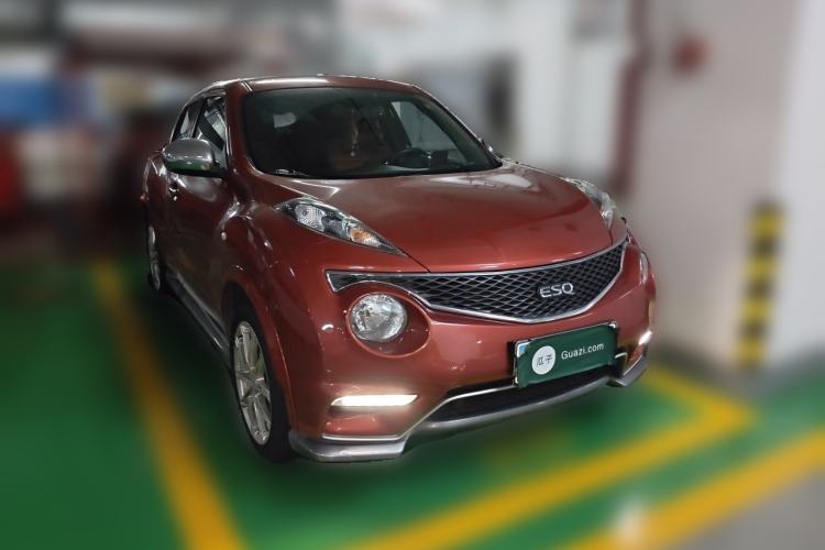 Used Infiniti ESQ 2014 1.6L Spontaneous Edition Front Right 45 Deg