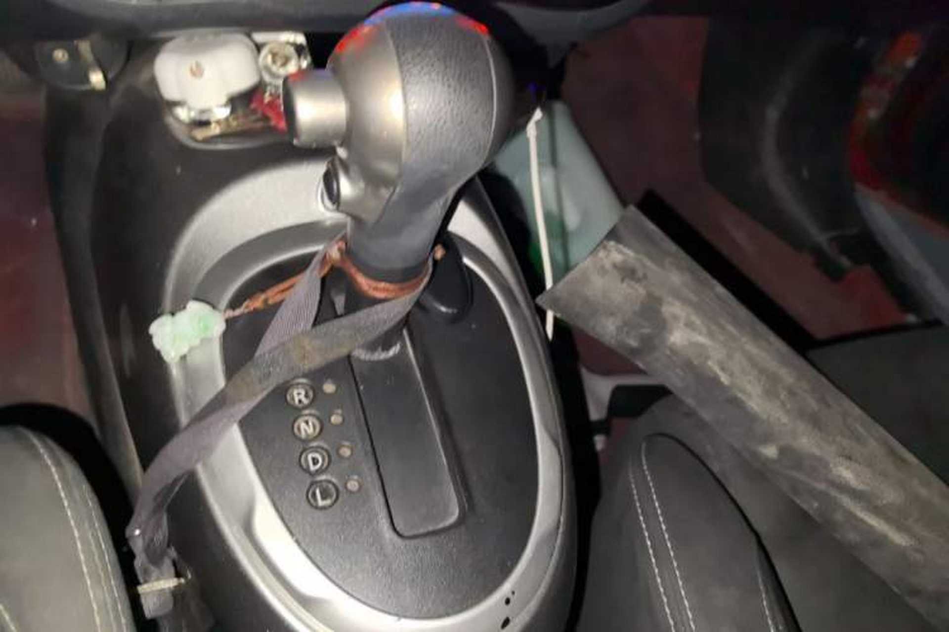 Used Infiniti ESQ 2014 1.6L Spontaneous Edition Gear Lever