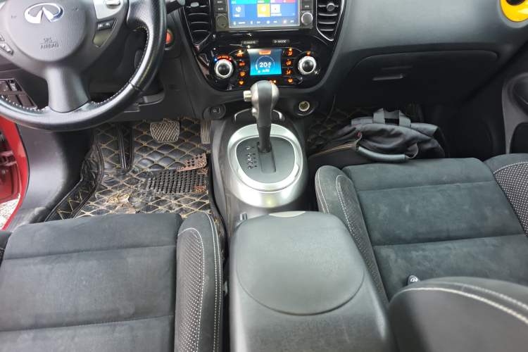 Used Infiniti ESQ 2014 1.6L Spontaneous Edition Gear Lever