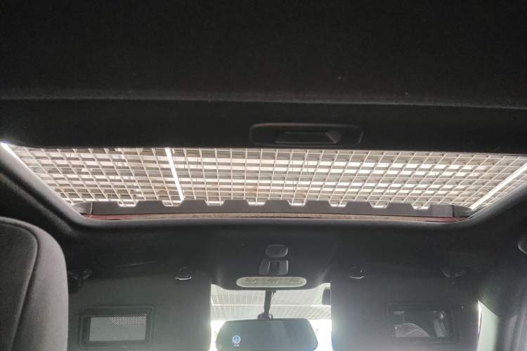Used Infiniti ESQ 2014 1.6L Spontaneous Edition Headliner