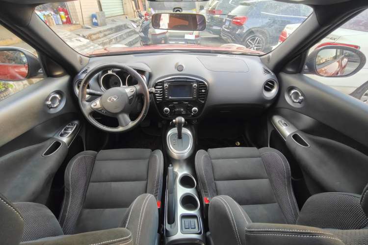 Used Infiniti ESQ 2014 1.6L Spontaneous Edition Headliner
