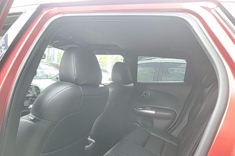 Used Infiniti ESQ 2014 1.6L Spontaneous Edition Headliner
