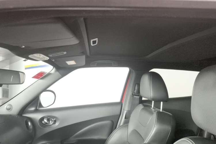 Used Infiniti ESQ 2014 1.6L Luxury Edition Headliner