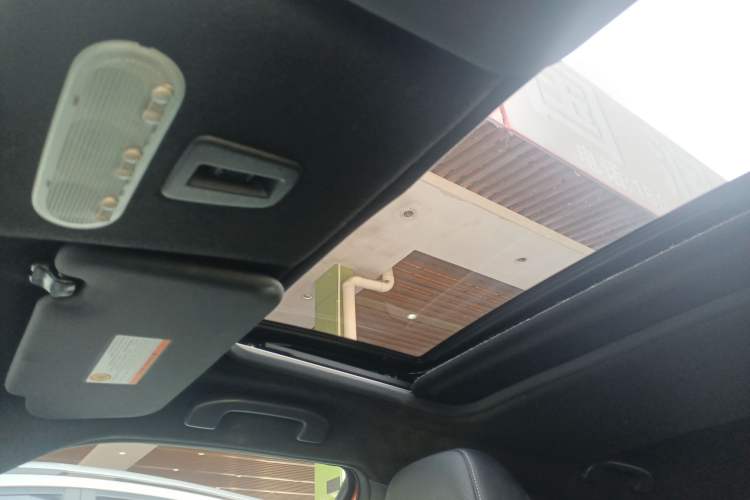 Used Infiniti ESQ 2014 1.6T Dynamic Edition Headliner