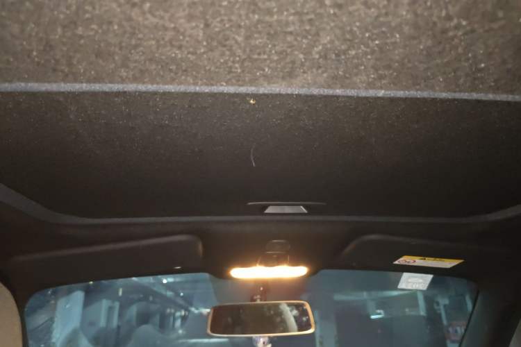 Used Infiniti ESQ 2014 1.6L Spontaneous Edition Headliner