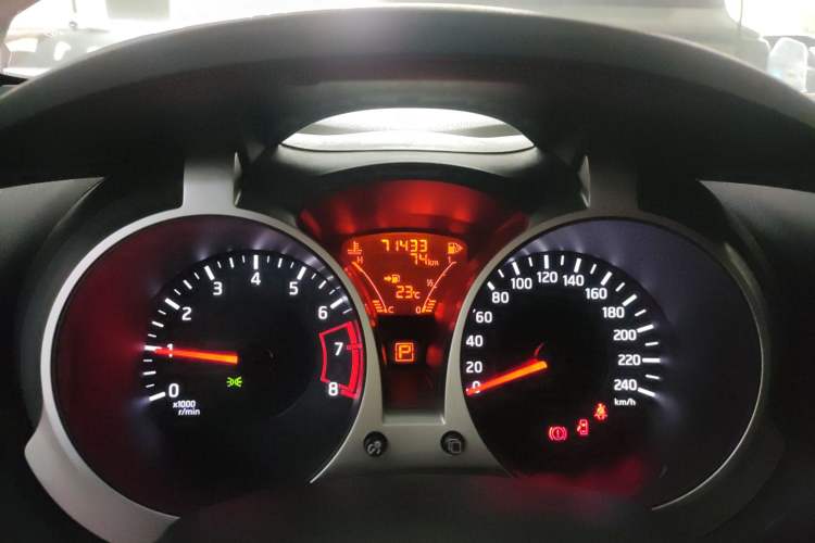 Used Infiniti ESQ 2014 1.6L Spontaneous Edition Instrument Cluster