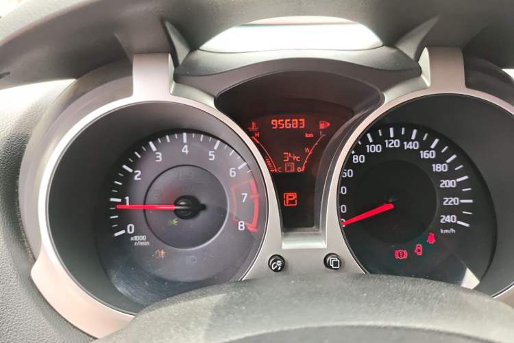 Used Infiniti ESQ 2014 1.6L Luxury Edition Instrument Cluster