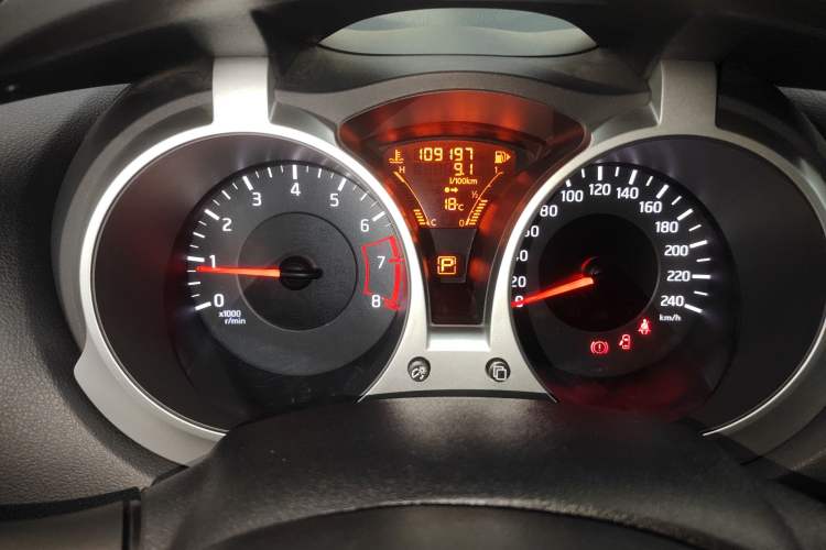 Used Infiniti ESQ 2014 1.6L Spontaneous Edition Instrument Cluster