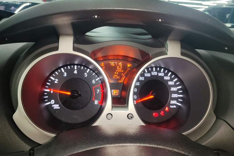 Used Infiniti ESQ 2014 1.6L Spontaneous Edition Instrument Cluster