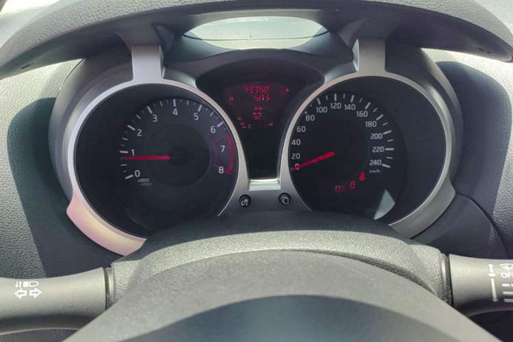Used Infiniti ESQ 2014 1.6L Luxury Edition Instrument Cluster
