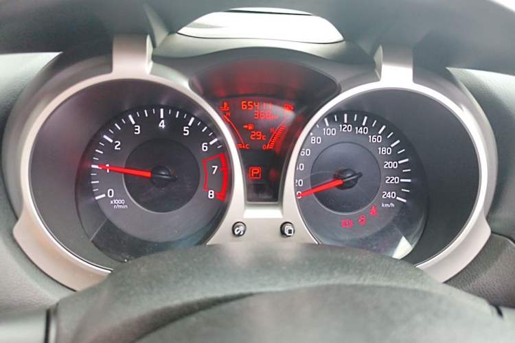 Used Infiniti ESQ 2014 1.6L Luxury Edition Instrument Cluster