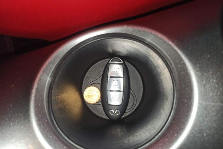 Used Infiniti ESQ 2014 1.6L Spontaneous Edition Interior 1