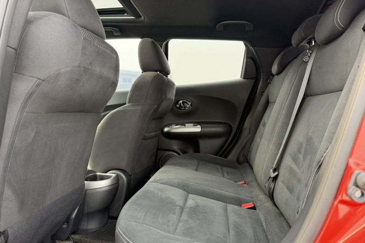 Used Infiniti ESQ 2014 1.6L Spontaneous Edition Interior 1