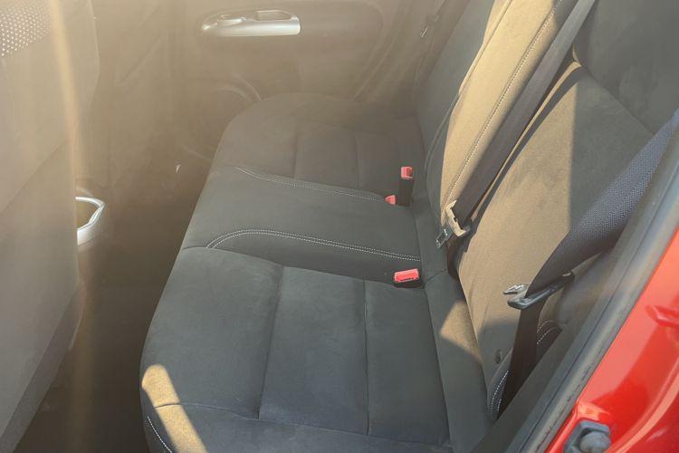 Used Infiniti ESQ 2014 1.6L Spontaneous Edition Interior 1
