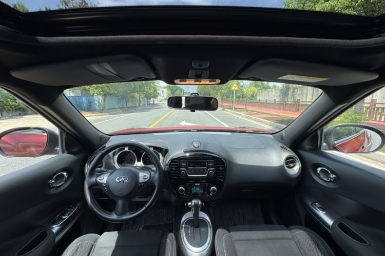 Used Infiniti ESQ 2014 1.6L Spontaneous Edition Interior 1