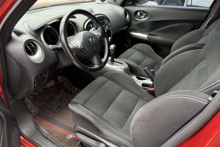 Used Infiniti ESQ 2014 1.6L Spontaneous Edition Interior 2
