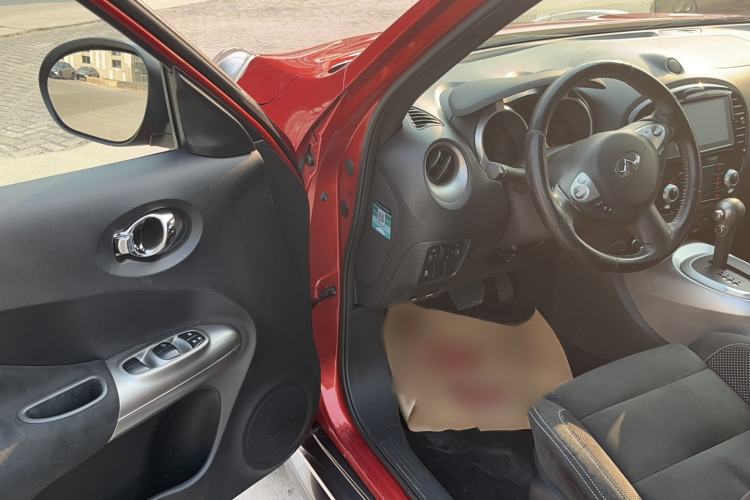 Used Infiniti ESQ 2014 1.6L Spontaneous Edition Interior 2