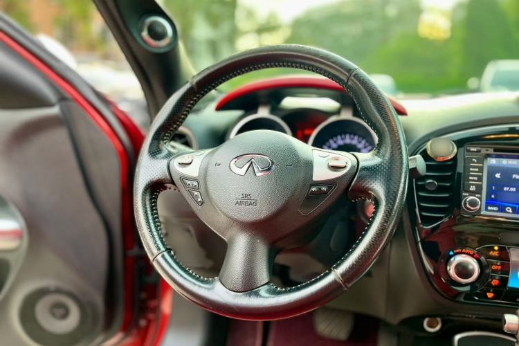 Used Infiniti ESQ 2014 1.6L Spontaneous Edition Interior 3