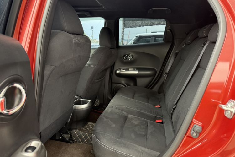 Used Infiniti ESQ 2014 1.6L Spontaneous Edition Interior 3