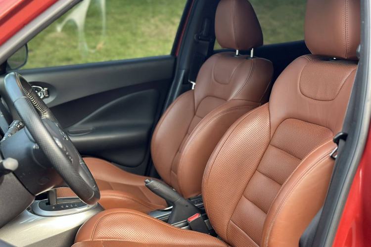 Used Infiniti ESQ 2014 1.6L Spontaneous Edition Interior 3