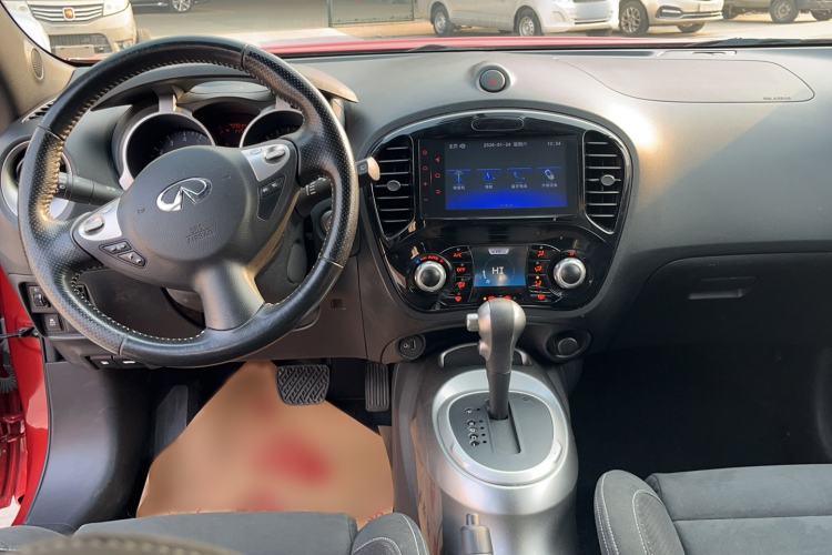 Used Infiniti ESQ 2014 1.6L Spontaneous Edition Interior 3