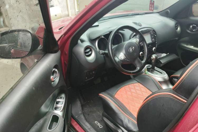 Used Infiniti ESQ 2014 1.6L Spontaneous Edition Interior 3