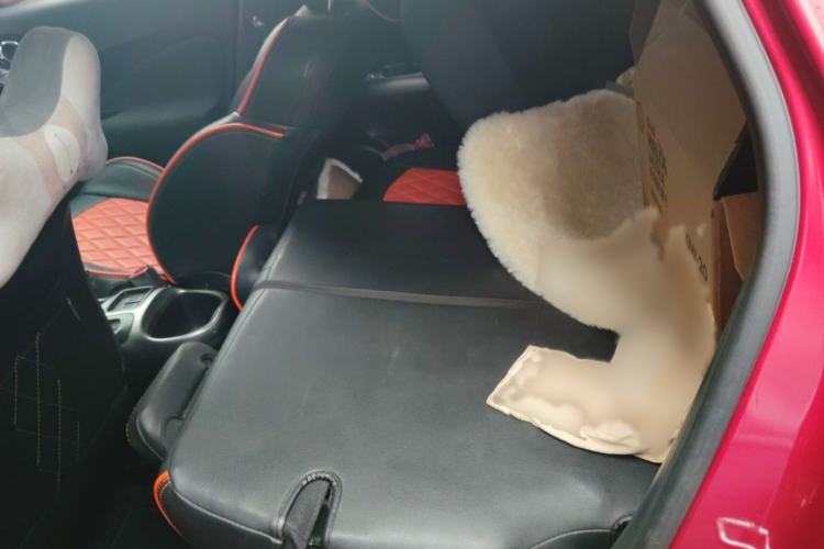 Used Infiniti ESQ 2014 1.6L Spontaneous Edition Interior 4