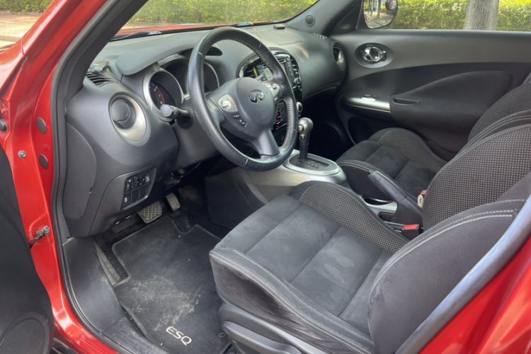 Used Infiniti ESQ 2014 1.6L Spontaneous Edition Interior 6