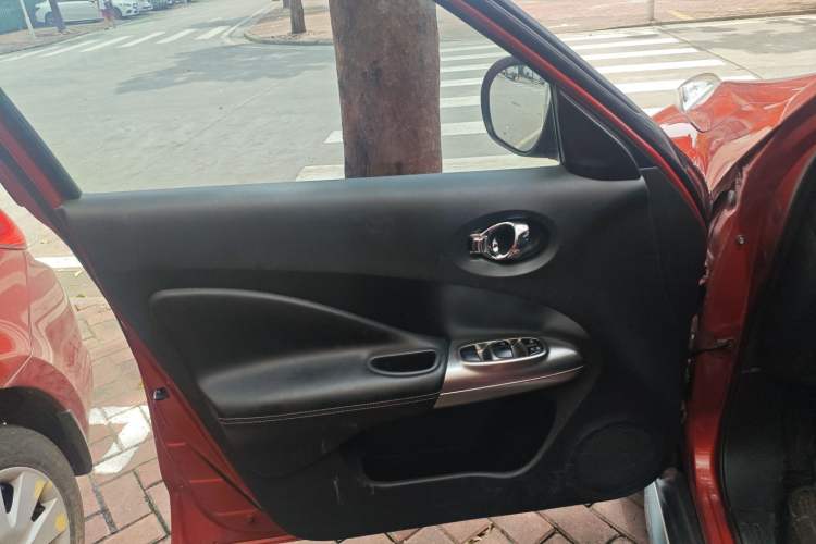 Used Infiniti ESQ 2014 1.6L Luxury Edition Left Front Door Interior