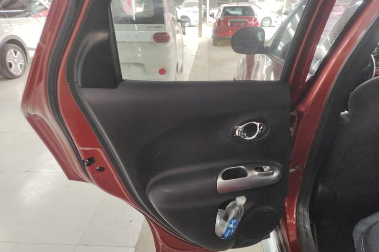 Used Infiniti ESQ 2014 1.6L Spontaneous Edition Left Rear Door Interior